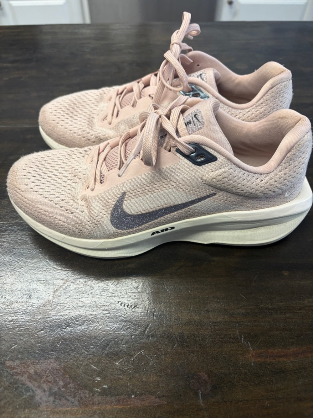 Women’s  Nike Winflo 11 Pale Pink Mesh Running Shoes with Gray Swoosh size 7.5